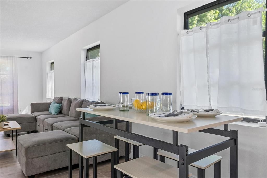 For Sale: $374,900 (3 beds, 2 baths, 1751 Square Feet)