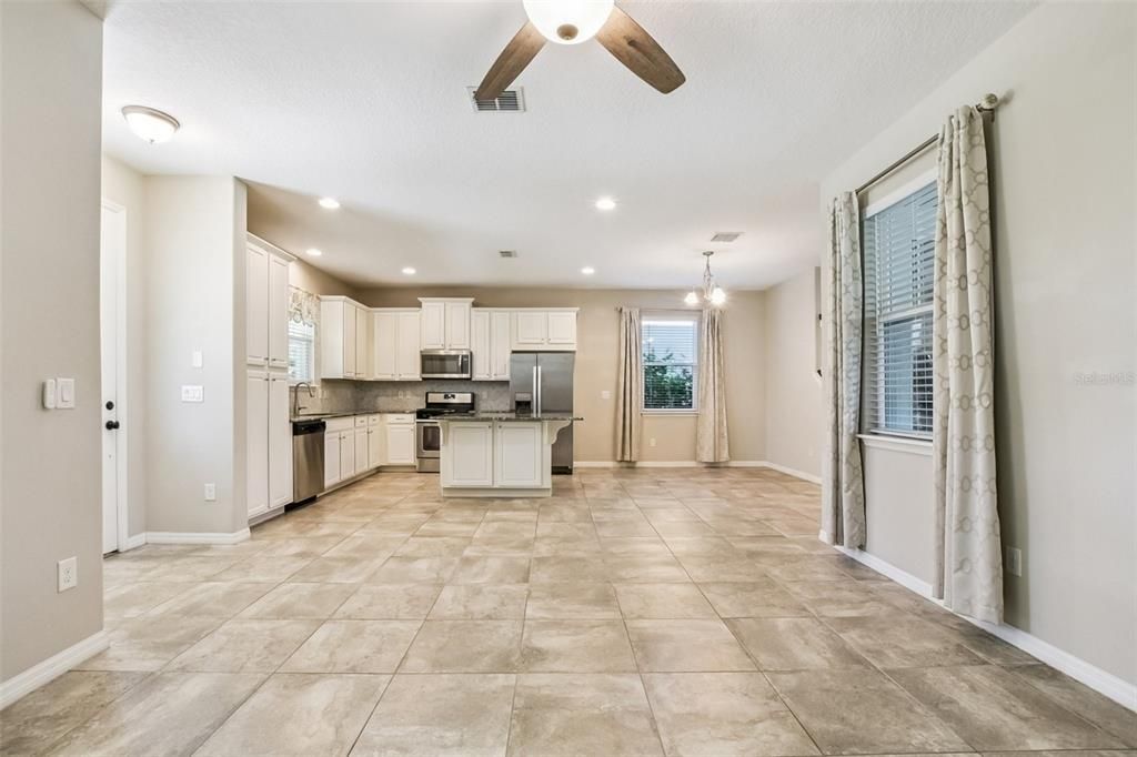 В аренду: $3,000 (3 спален, 2 ванн, 1815 Квадратных фут)