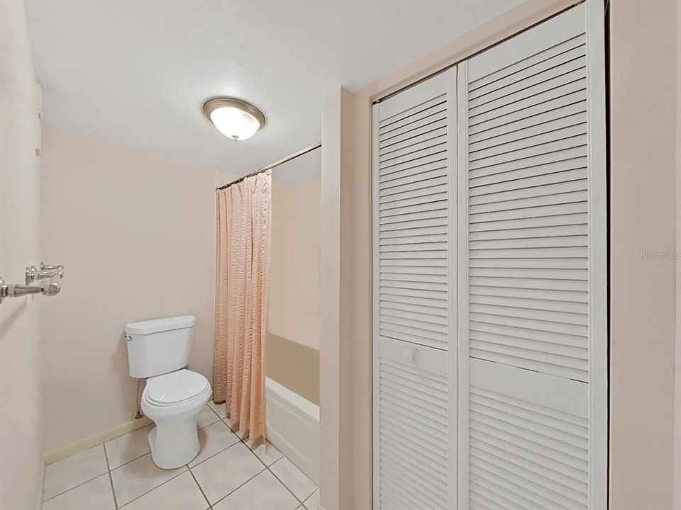 待售: $299,000 (2 贝兹, 2 浴室, 1280 平方英尺)