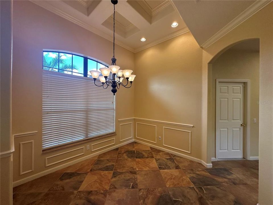 Activo con contrato: $2,000 (3 camas, 2 baños, 1918 Pies cuadrados)