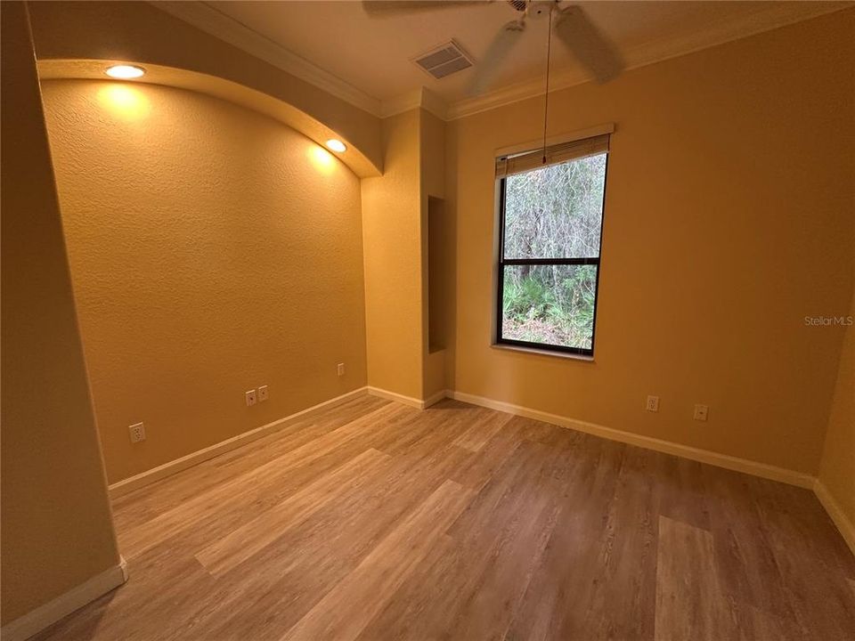 Activo con contrato: $2,000 (3 camas, 2 baños, 1918 Pies cuadrados)