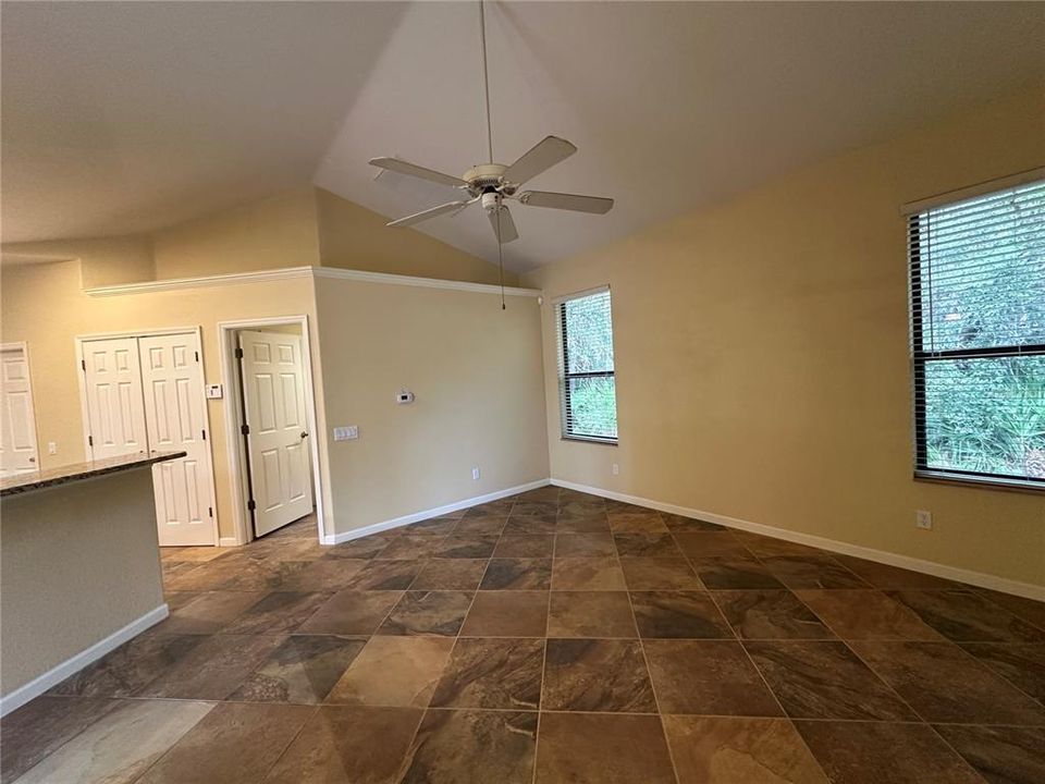 Activo con contrato: $2,000 (3 camas, 2 baños, 1918 Pies cuadrados)