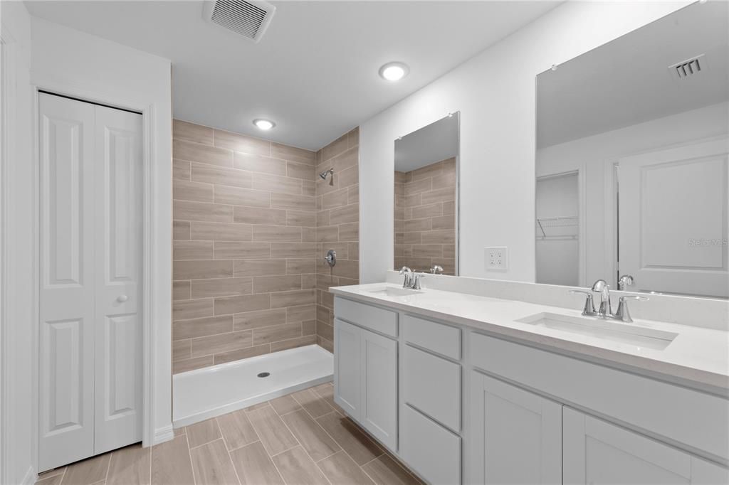 Active With Contract: $318,990 (3 beds, 2 baths, 1550 Square Feet)