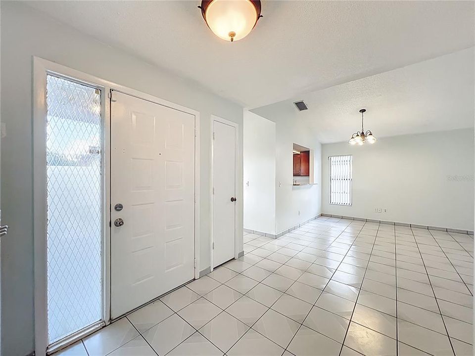 На продажу: $340,000 (3 спален, 2 ванн, 1694 Квадратных фут)