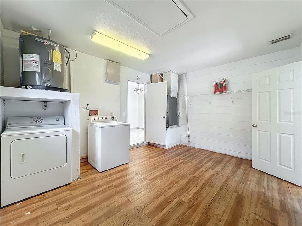 На продажу: $340,000 (3 спален, 2 ванн, 1694 Квадратных фут)