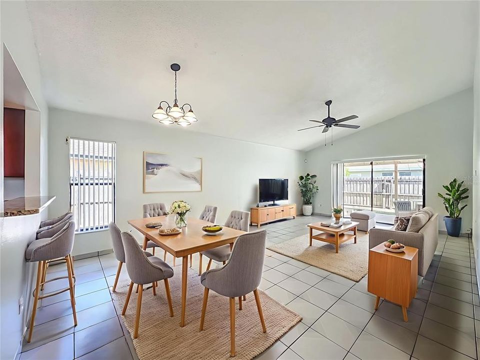 На продажу: $340,000 (3 спален, 2 ванн, 1694 Квадратных фут)