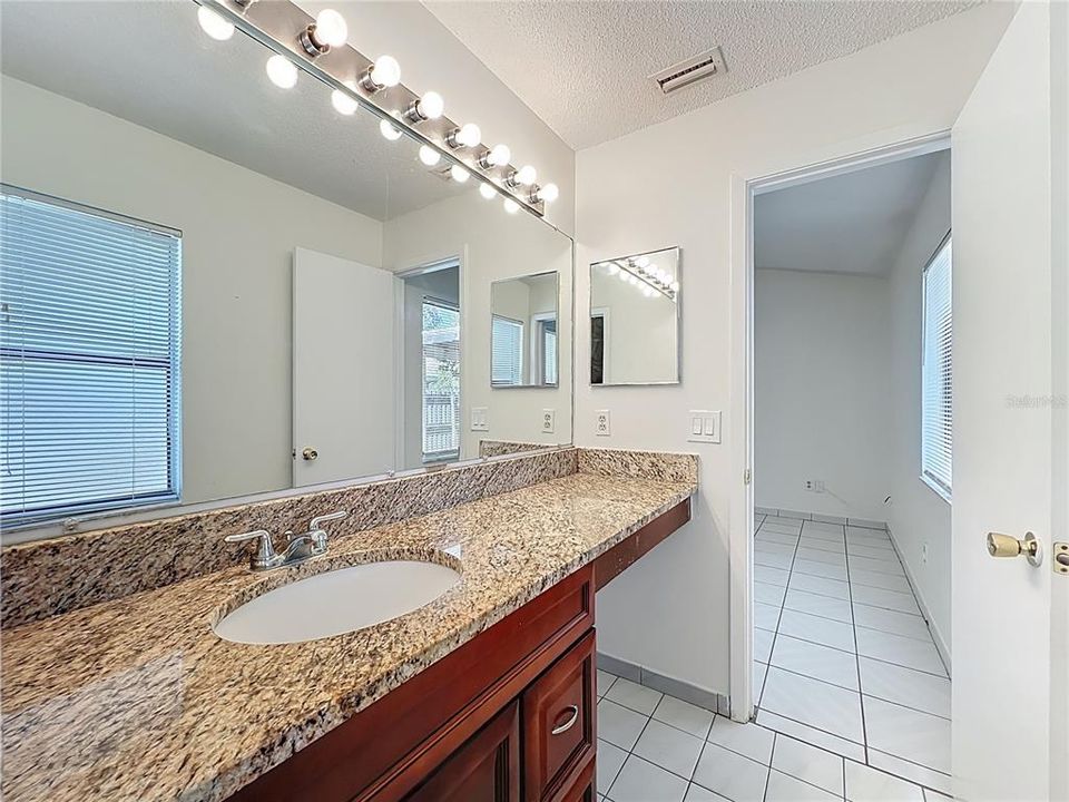 На продажу: $340,000 (3 спален, 2 ванн, 1694 Квадратных фут)