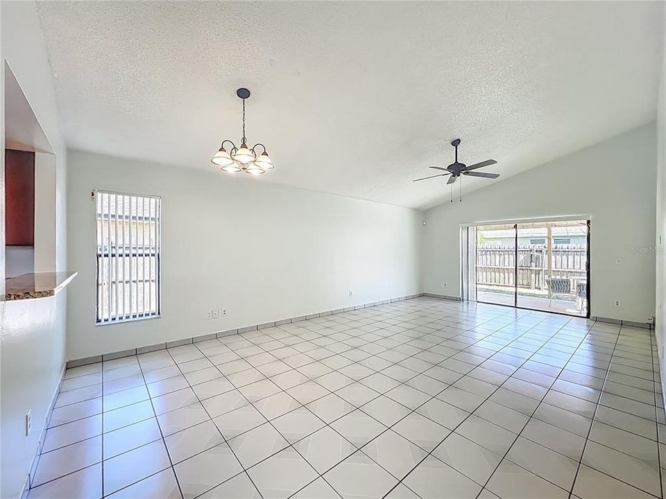 На продажу: $340,000 (3 спален, 2 ванн, 1694 Квадратных фут)