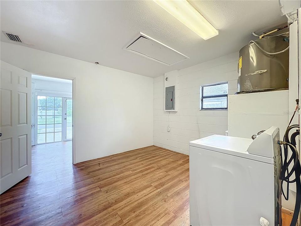 На продажу: $340,000 (3 спален, 2 ванн, 1694 Квадратных фут)