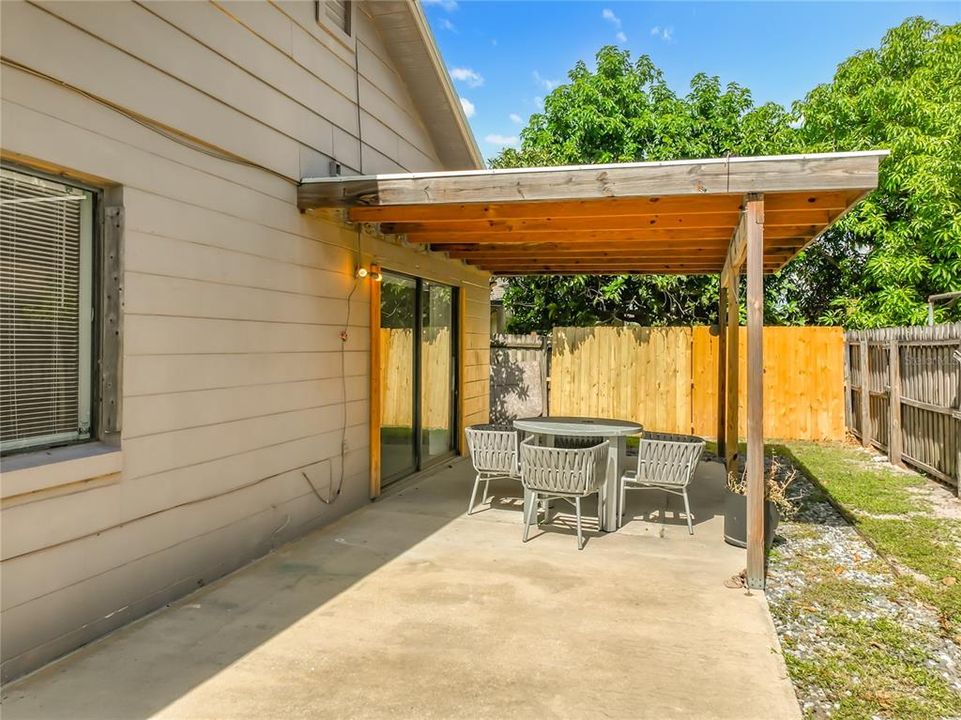 На продажу: $340,000 (3 спален, 2 ванн, 1694 Квадратных фут)