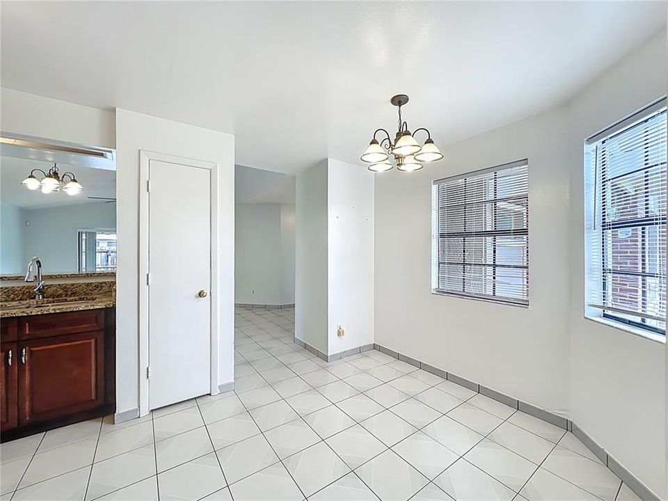 На продажу: $340,000 (3 спален, 2 ванн, 1694 Квадратных фут)