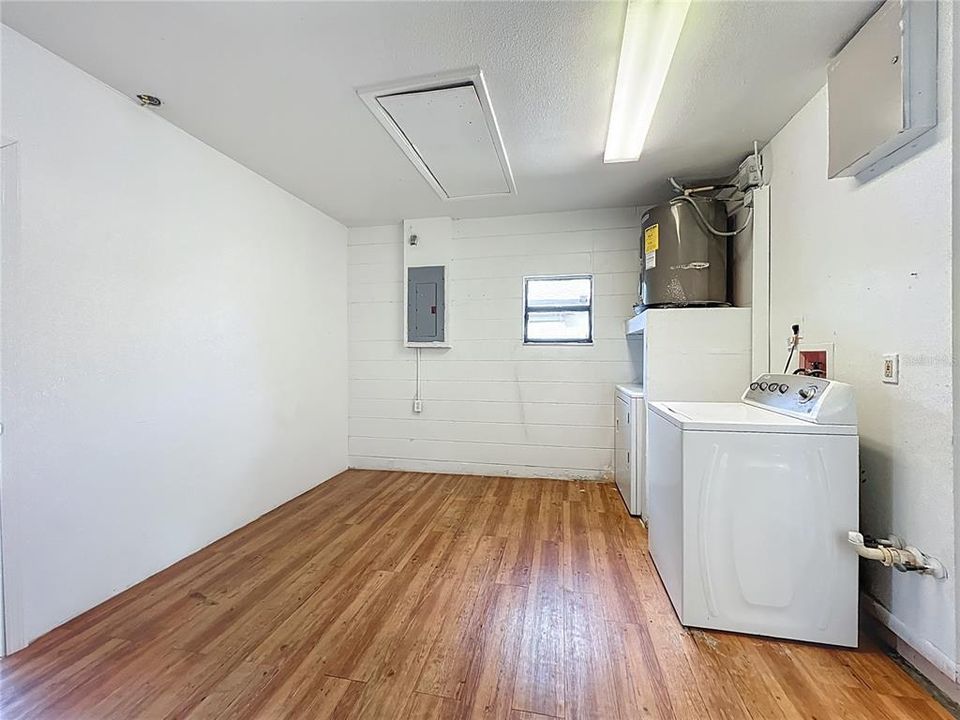 На продажу: $340,000 (3 спален, 2 ванн, 1694 Квадратных фут)