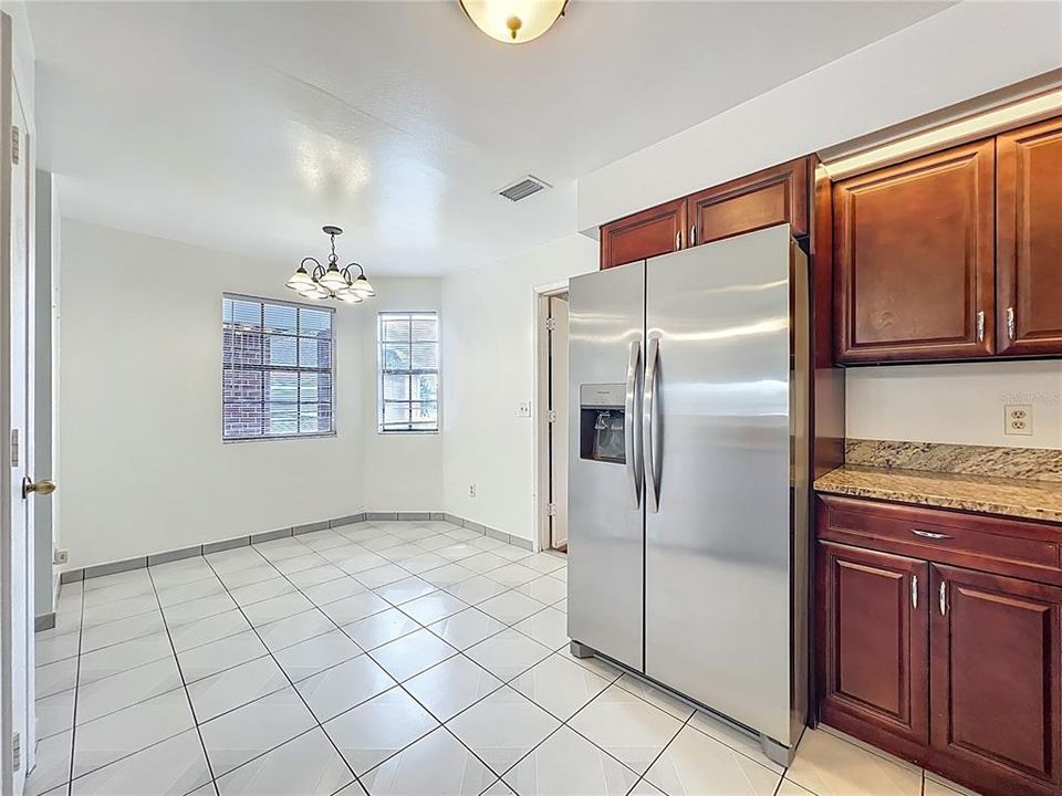 На продажу: $340,000 (3 спален, 2 ванн, 1694 Квадратных фут)