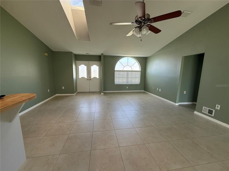 出租: $2,050 (3 贝兹, 2 浴室, 1622 平方英尺)