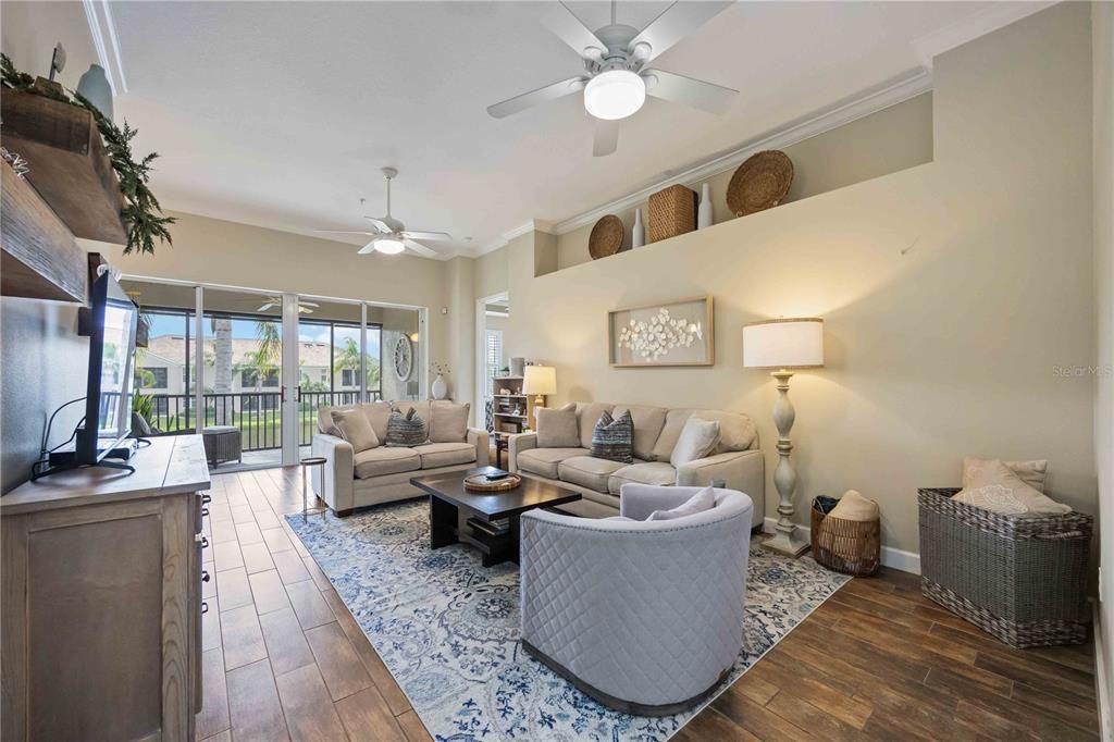 For Rent: $4,200 (3 beds, 2 baths, 1969 Square Feet)