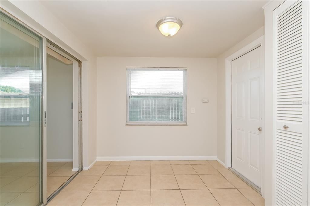 Activo con contrato: $1,735 (2 camas, 2 baños, 1698 Pies cuadrados)