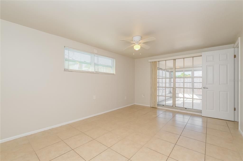 Activo con contrato: $1,735 (2 camas, 2 baños, 1698 Pies cuadrados)