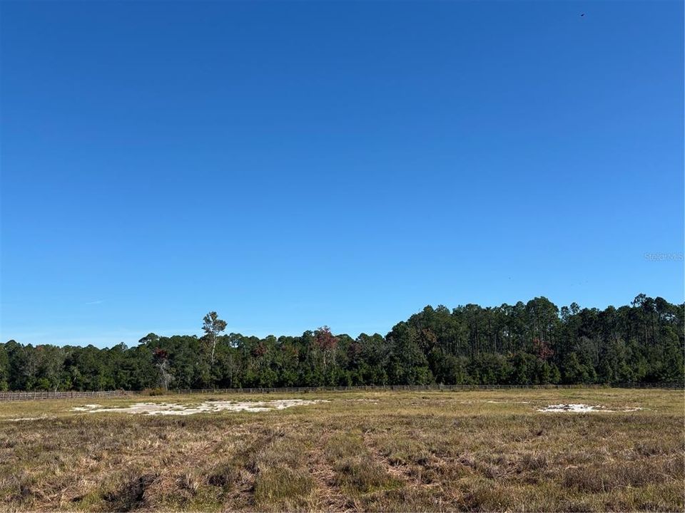 待售: $300,000 (5.06 acres)