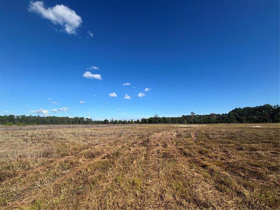 待售: $300,000 (5.06 acres)