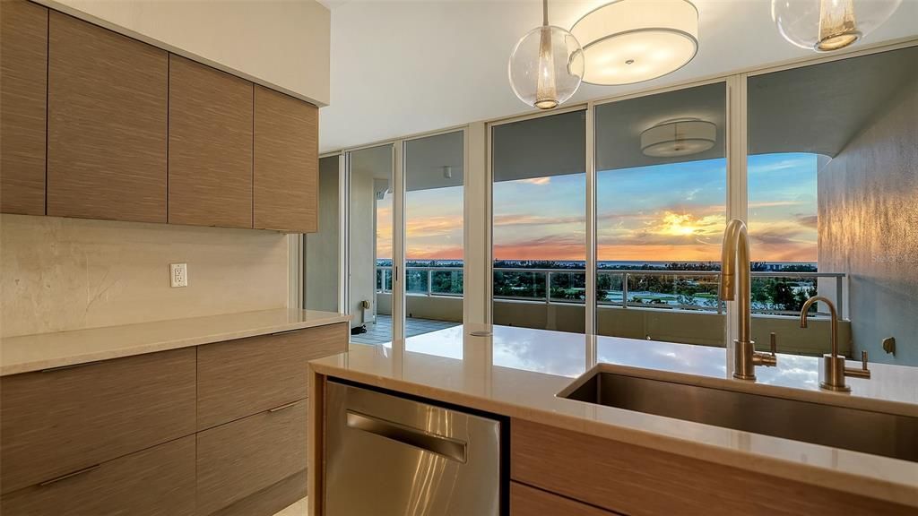 待售: $1,995,000 (3 贝兹, 3 浴室, 2550 平方英尺)