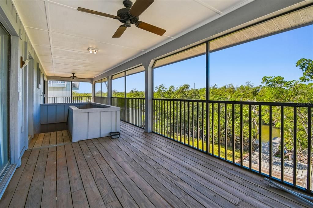 Active With Contract: $475,000 (2 beds, 2 baths, 1618 Square Feet)