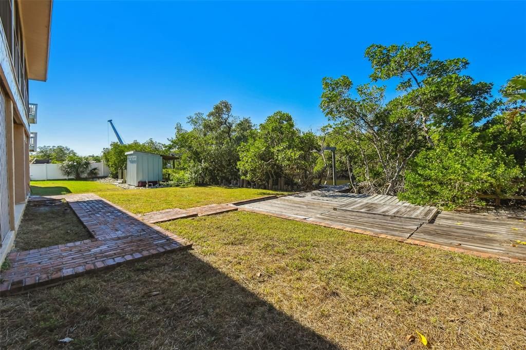 Active With Contract: $475,000 (2 beds, 2 baths, 1618 Square Feet)