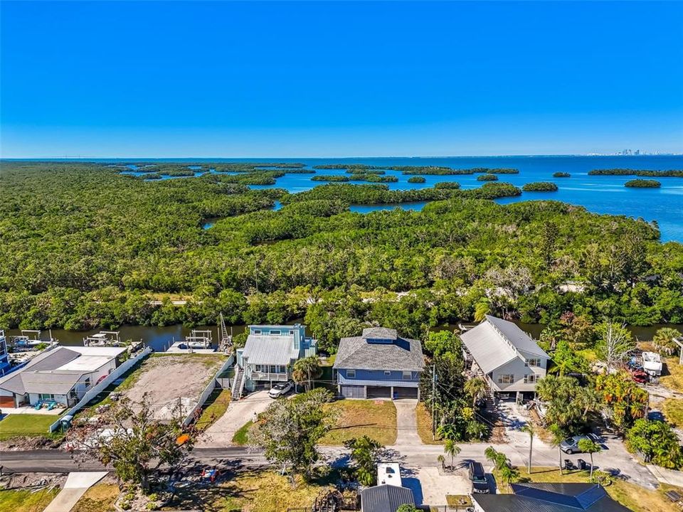 Active With Contract: $475,000 (2 beds, 2 baths, 1618 Square Feet)