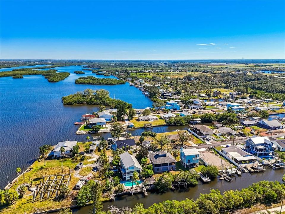 Active With Contract: $475,000 (2 beds, 2 baths, 1618 Square Feet)