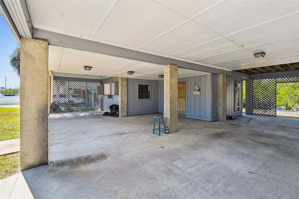 Active With Contract: $475,000 (2 beds, 2 baths, 1618 Square Feet)