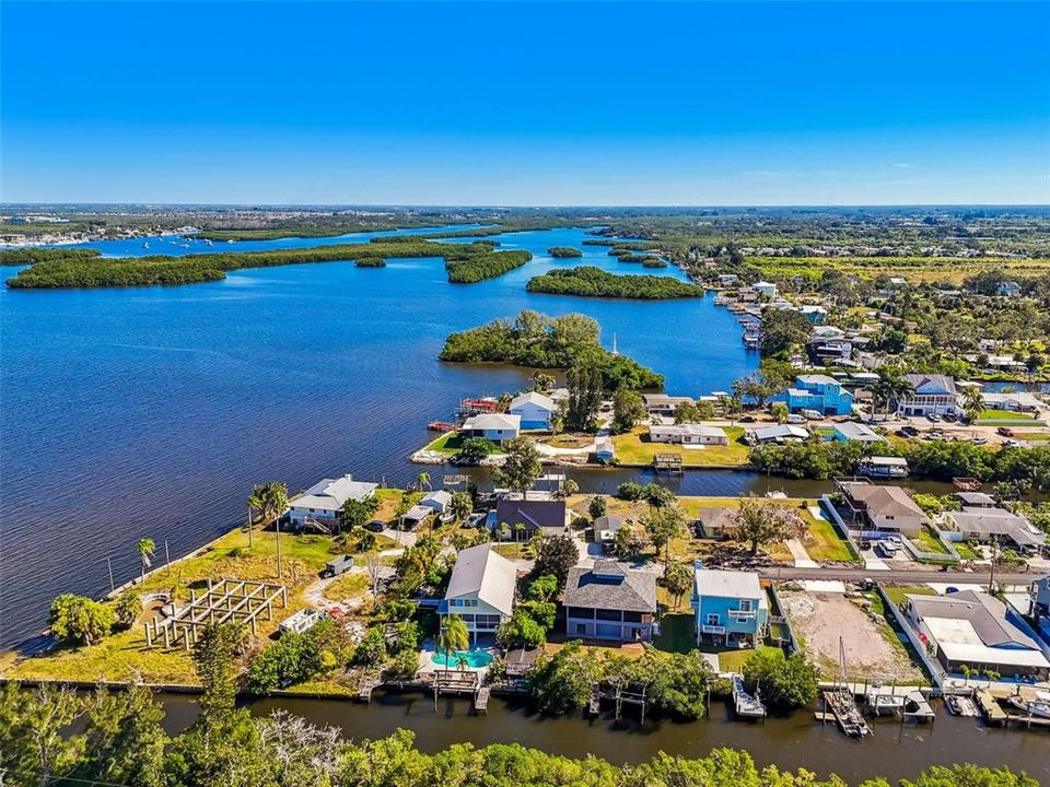 Active With Contract: $475,000 (2 beds, 2 baths, 1618 Square Feet)