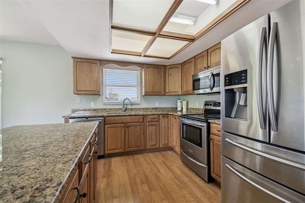 Active With Contract: $475,000 (2 beds, 2 baths, 1618 Square Feet)