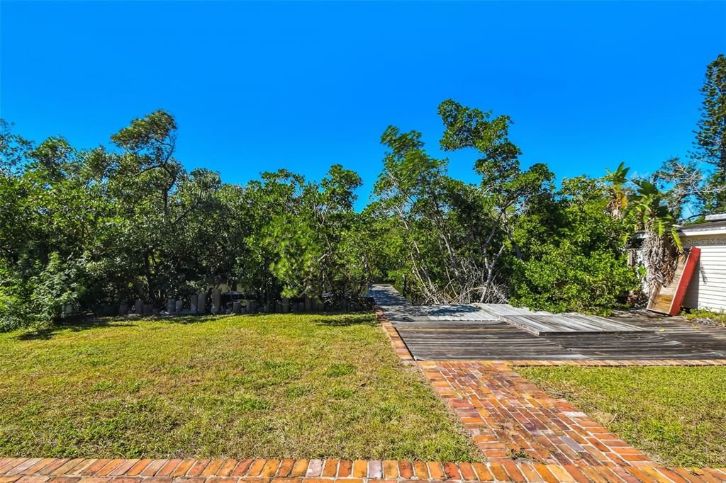 Active With Contract: $475,000 (2 beds, 2 baths, 1618 Square Feet)