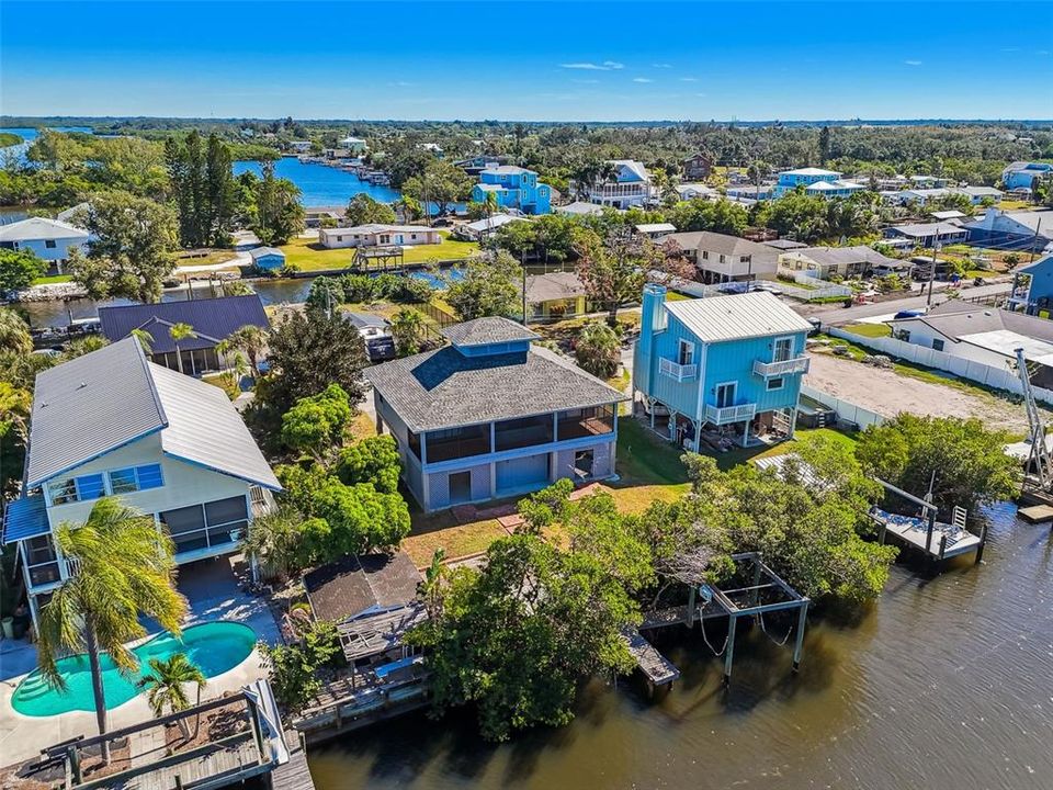 Active With Contract: $475,000 (2 beds, 2 baths, 1618 Square Feet)