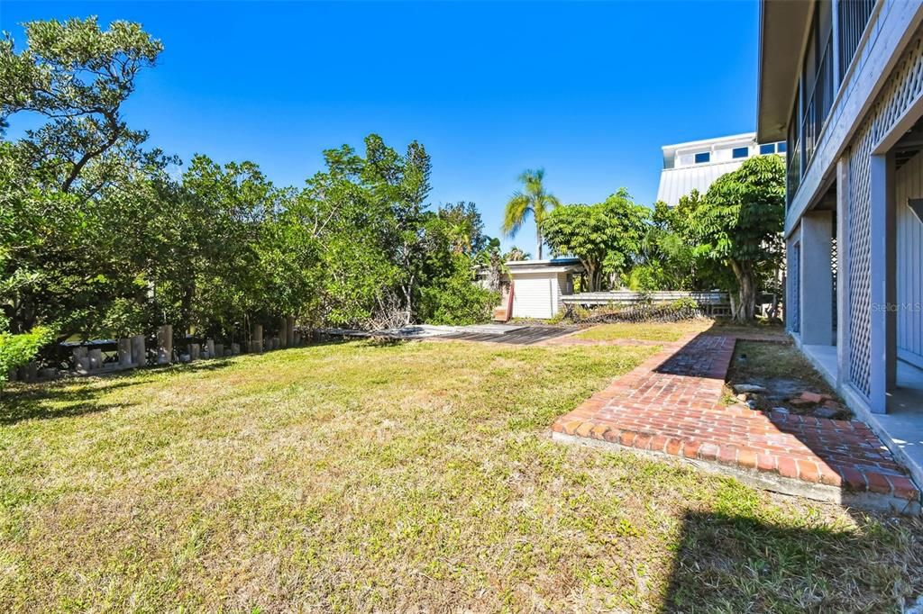 Active With Contract: $475,000 (2 beds, 2 baths, 1618 Square Feet)