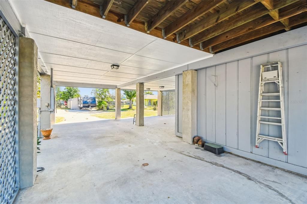 Active With Contract: $475,000 (2 beds, 2 baths, 1618 Square Feet)