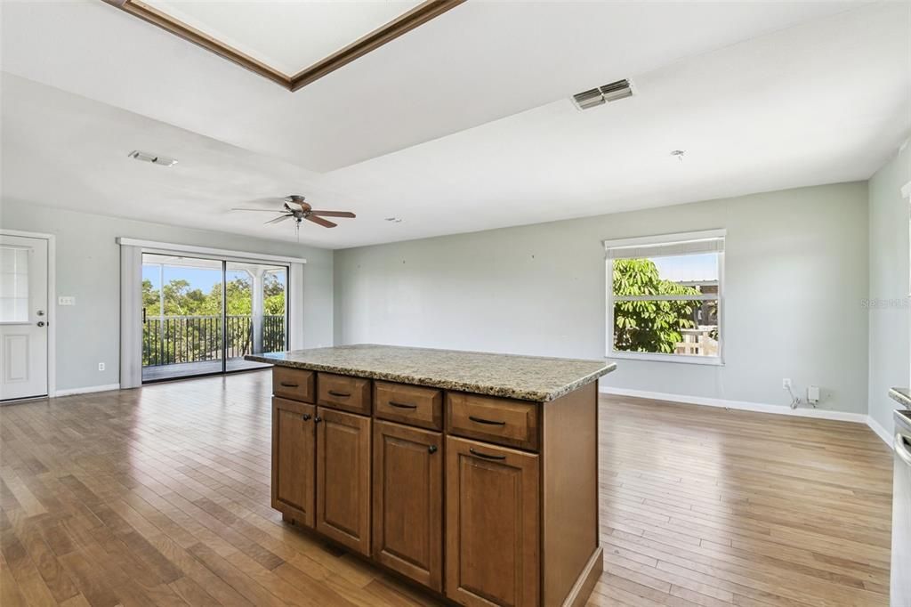 Active With Contract: $475,000 (2 beds, 2 baths, 1618 Square Feet)