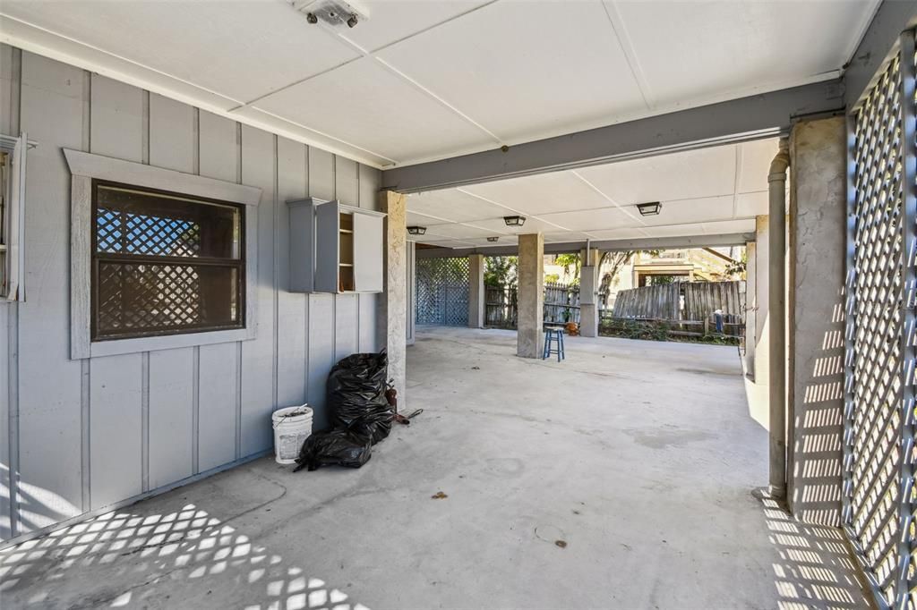 Active With Contract: $475,000 (2 beds, 2 baths, 1618 Square Feet)