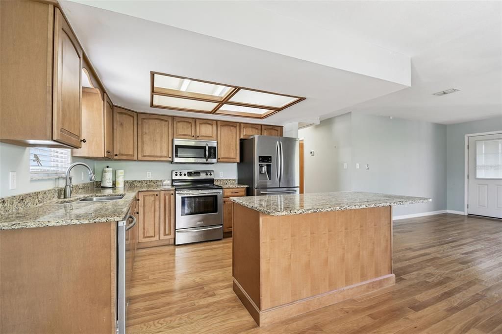 Active With Contract: $475,000 (2 beds, 2 baths, 1618 Square Feet)