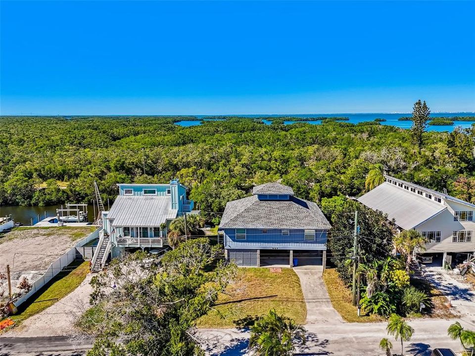 Active With Contract: $475,000 (2 beds, 2 baths, 1618 Square Feet)