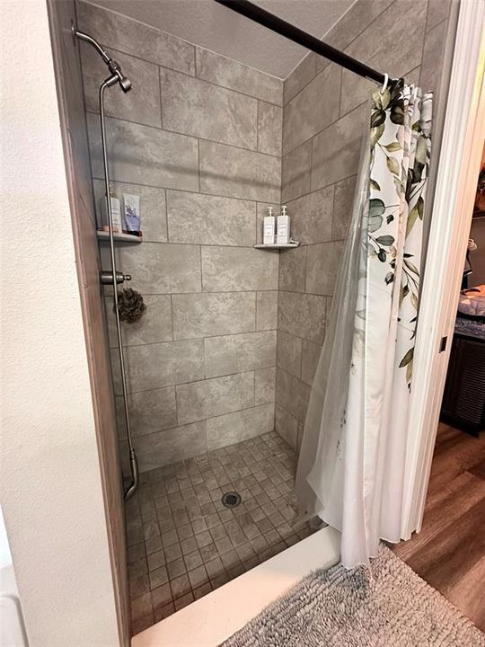 For Sale: $319,000 (4 beds, 2 baths, 1739 Square Feet)