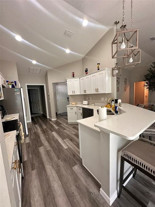 For Sale: $319,000 (4 beds, 2 baths, 1739 Square Feet)