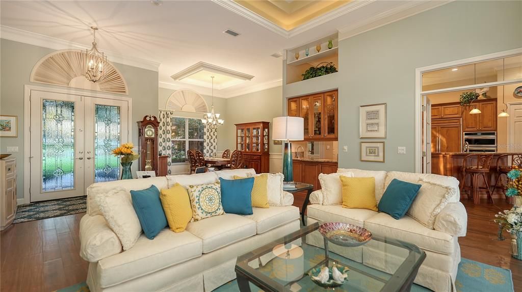 For Sale: $3,795,000 (5 beds, 4 baths, 5163 Square Feet)