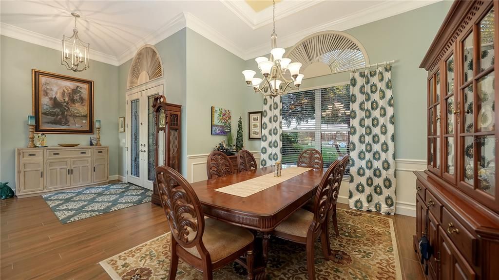 For Sale: $3,795,000 (5 beds, 4 baths, 5163 Square Feet)