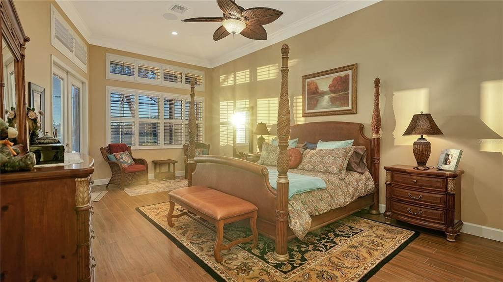 For Sale: $3,795,000 (5 beds, 4 baths, 5163 Square Feet)