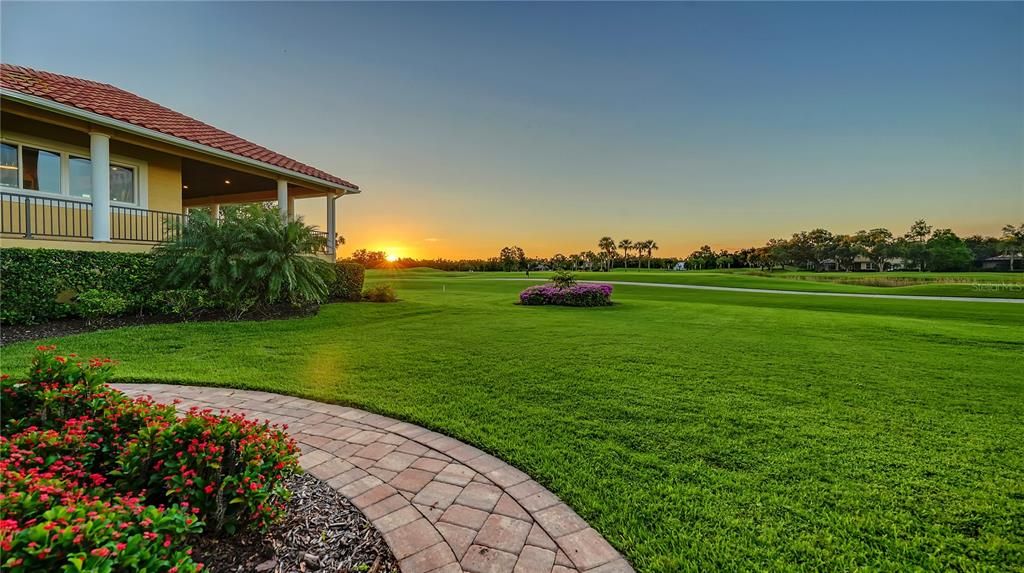 For Sale: $3,795,000 (5 beds, 4 baths, 5163 Square Feet)