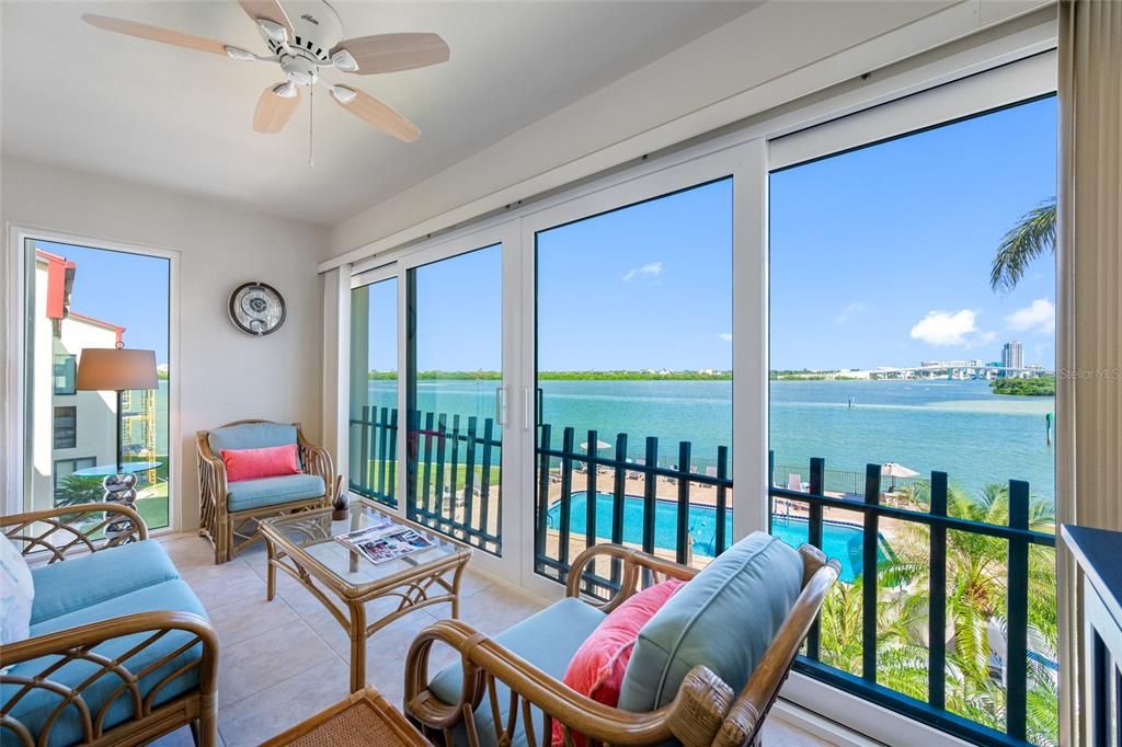 For Sale: $575,000 (2 beds, 2 baths, 1181 Square Feet)