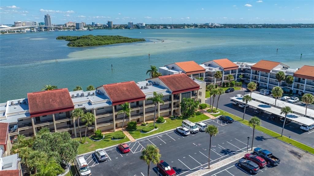 For Sale: $575,000 (2 beds, 2 baths, 1181 Square Feet)