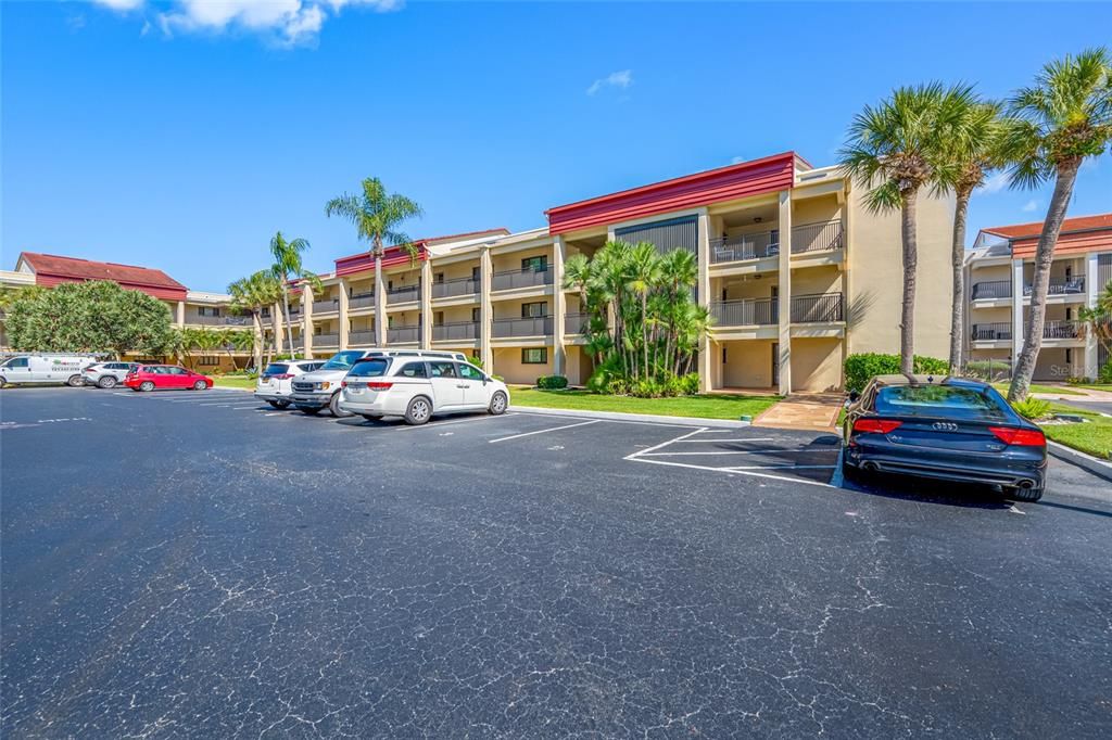 For Sale: $575,000 (2 beds, 2 baths, 1181 Square Feet)