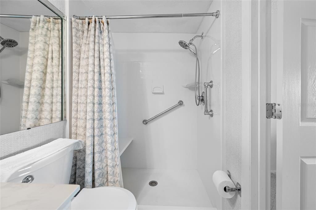 For Sale: $575,000 (2 beds, 2 baths, 1181 Square Feet)