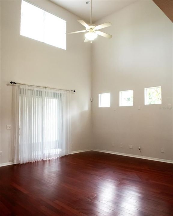 For Sale: $425,000 (3 beds, 3 baths, 2173 Square Feet)